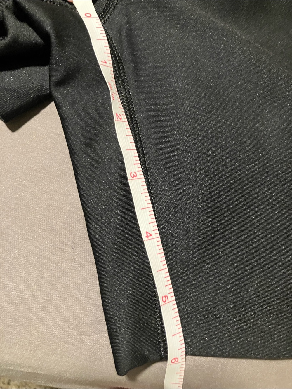 —Set of 2 Large Black under Armour Compression Shorts - Picture 9 of 9